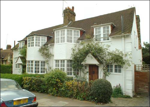02-4 Denman Drive